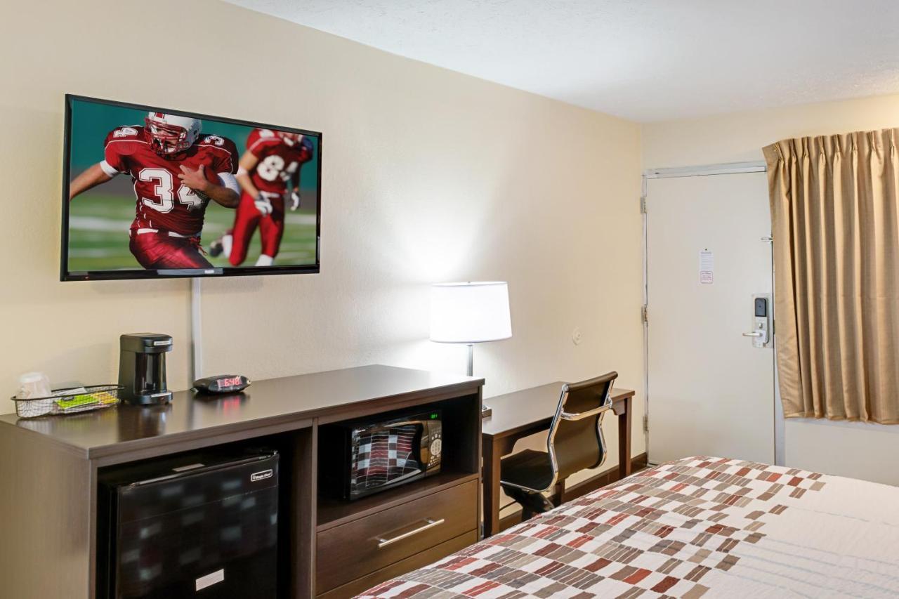 Red Roof Inn Indianapolis - Castleton Bagian luar foto