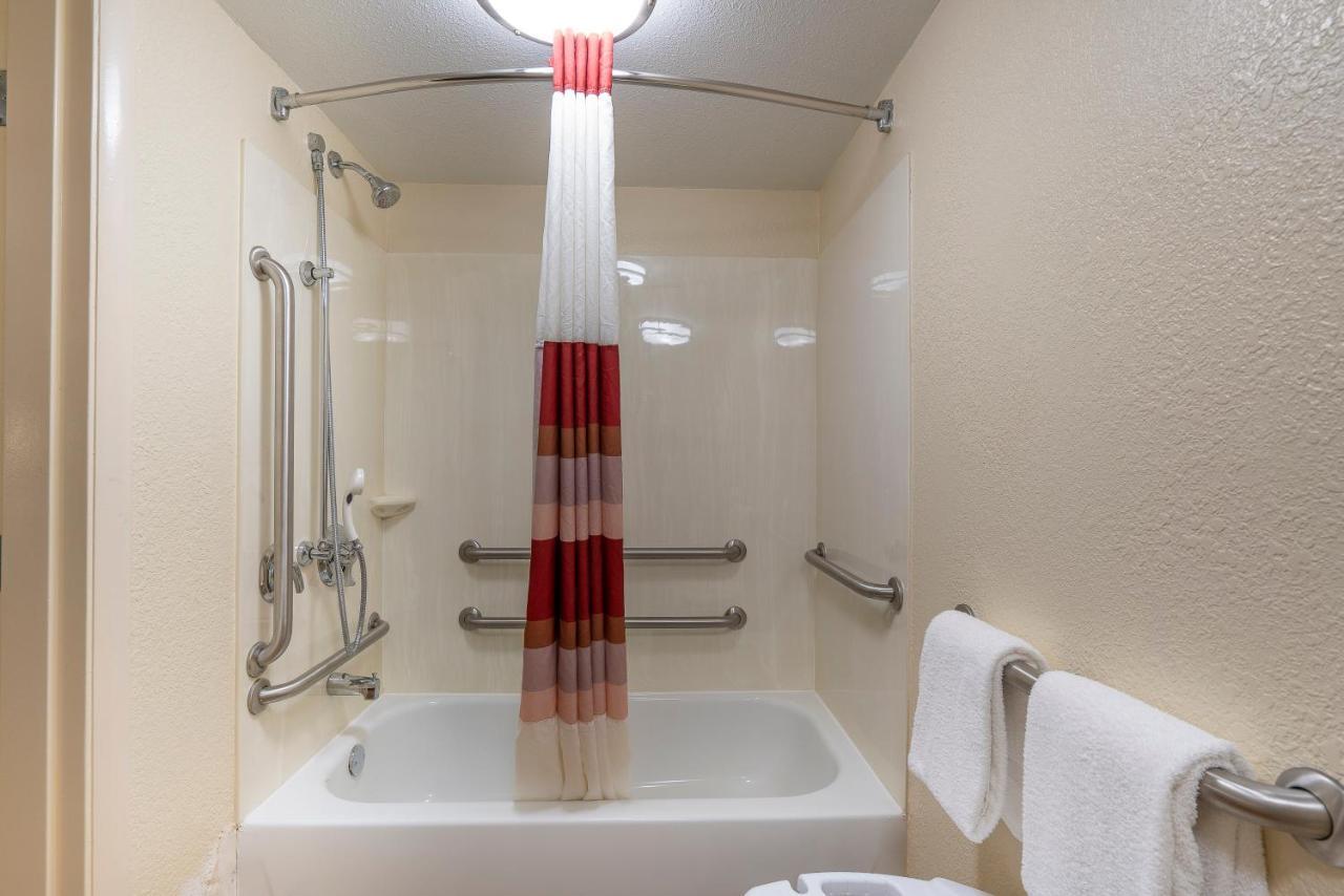 Red Roof Inn Indianapolis - Castleton Bagian luar foto